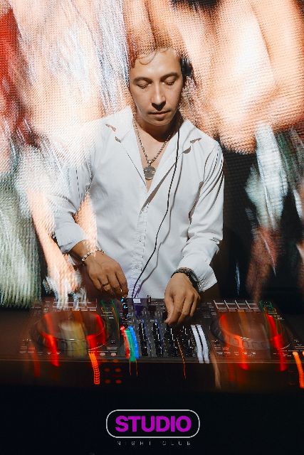 Petrecere la STUDIO, 21 august 2026 — 50 / 76