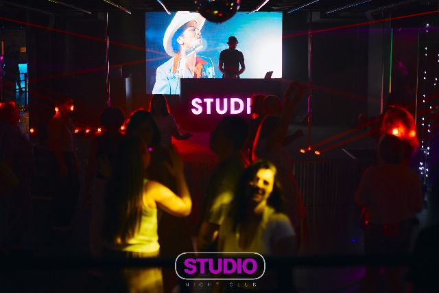 Petrecere la STUDIO, 15 august 2026 — 14 / 57