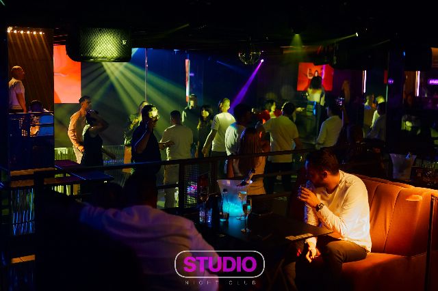 Petrecere la STUDIO, 25 septembrie 2026 — 23 / 70