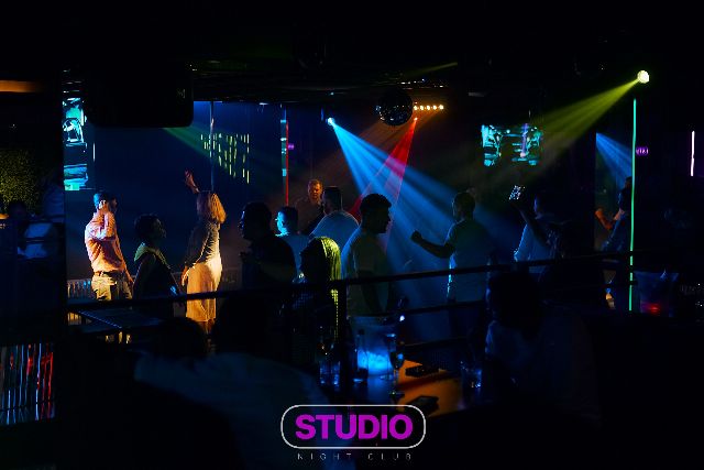 Petrecere la STUDIO, 25 septembrie 2026 — 24 / 70