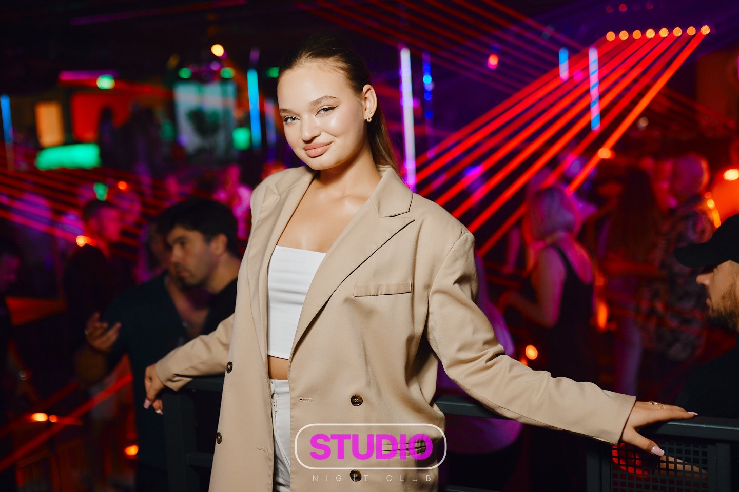 Seară în clubul STUDIO